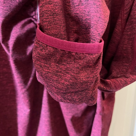 Kirkland women’s running shirt. - Picture 5 of 6